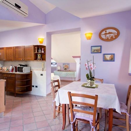 Tetto Fiorito Apartment Кастеламаре ди Стабия Екстериор снимка