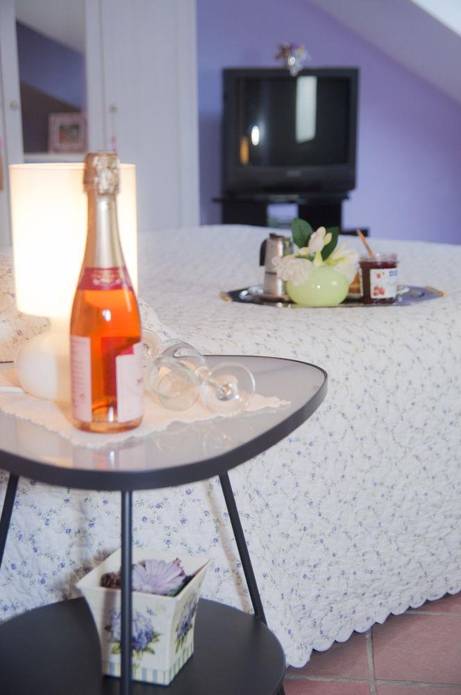 Tetto Fiorito Apartment Кастеламаре ди Стабия Екстериор снимка