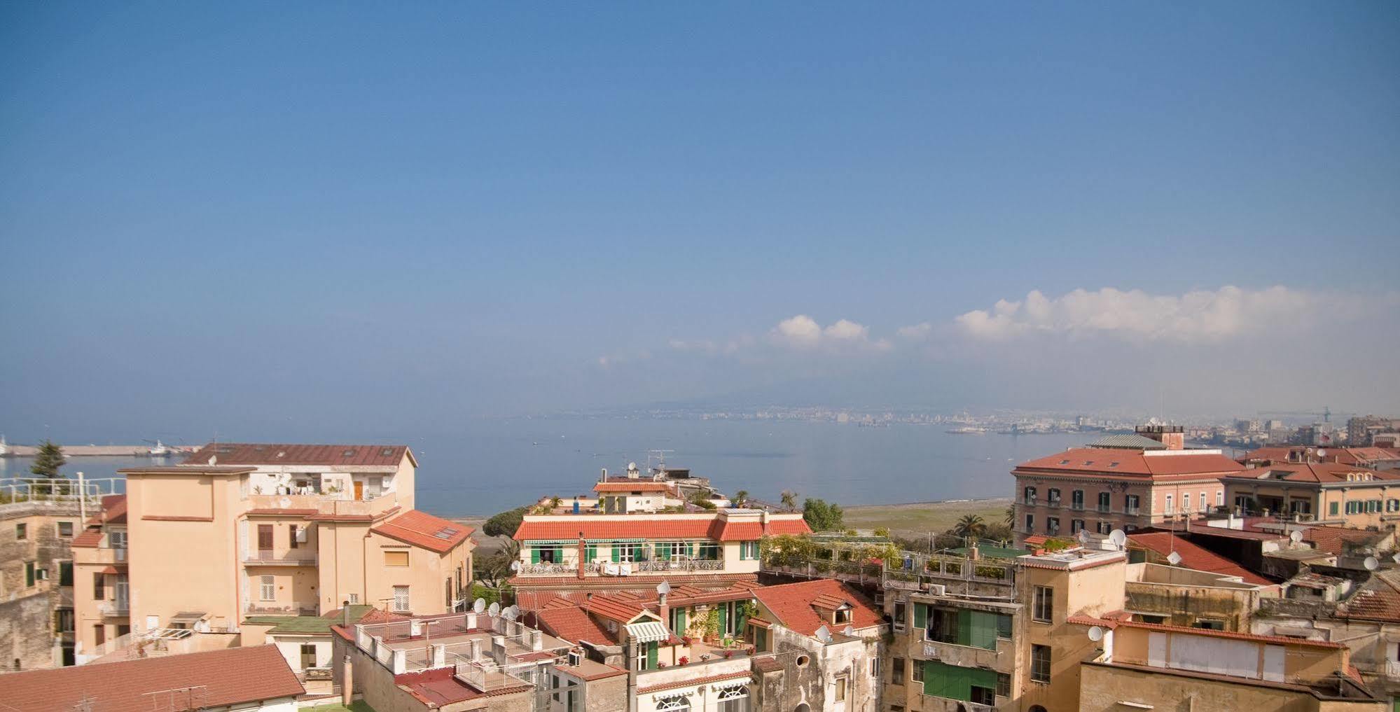 Tetto Fiorito Apartment Кастеламаре ди Стабия Екстериор снимка